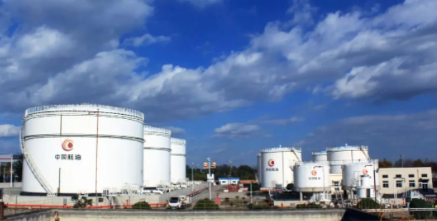 雷電預(yù)警系統(tǒng)助力油庫(kù)安全：解決油庫(kù)雷擊火災(zāi)隱患