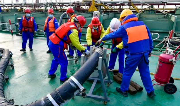 雷電預(yù)警系統(tǒng)助力油庫(kù)安全：解決油庫(kù)雷擊火災(zāi)隱患