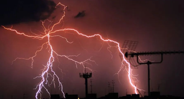 光伏儲能系統(tǒng)中浪涌保護器的選型 光伏儲能系統(tǒng)中浪涌保護器的選型